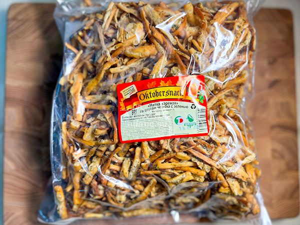 Нитка ЖАРЕНАЯ "Чеснок с зеленью" Oktobersnack 1 кг (сырный продукт) в Раменском